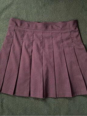 H&M Pleated Mini Skirt in Plum